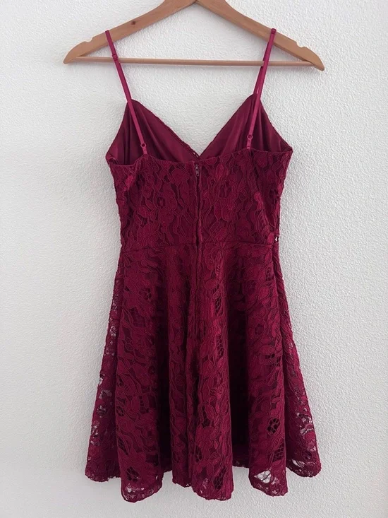 Francesca’s x Mi Ami Lace Dress - Picture 2 of 5